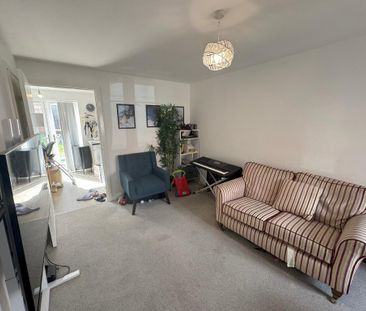2 bedroom semi-detached house to rent - Photo 3