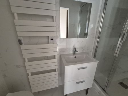 Location Appartement 3 pièces 68m² - Photo 3