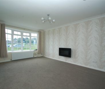 3 bed terraced house to rent in Eastway, Eastfield, YO11 - Photo 2