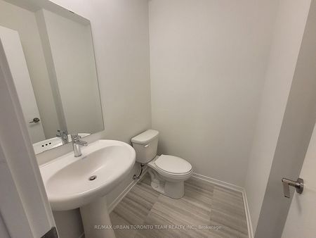 For Lease - 130 Honeycrisp Crescent Unit# 324, Vaughan, Ontario - Photo 5