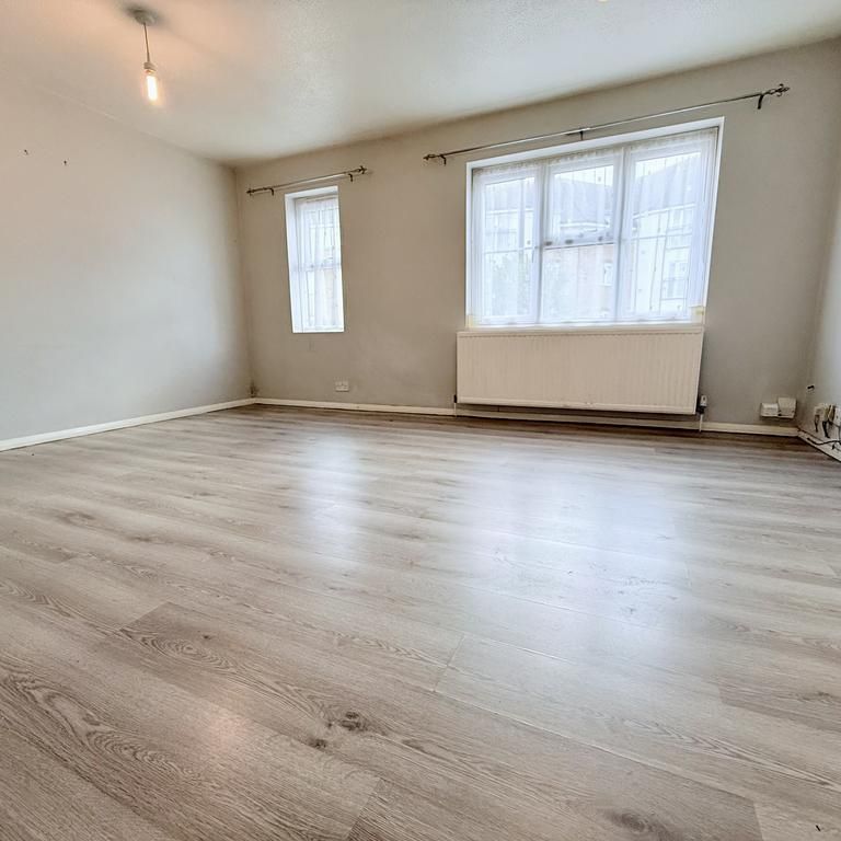 2 bedroom ground floor maisonette to rent - Photo 1