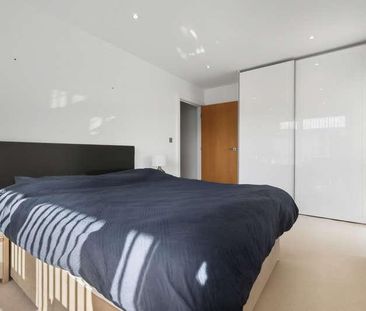 Silverworks Close, London, NW9 - Photo 3