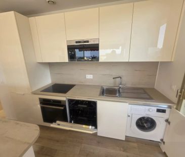 Location Appartement 3 pièces 66m² CANNES 06400 - Photo 5
