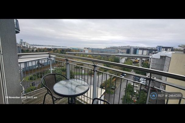 2 bedroom flat to rent - Photo 1