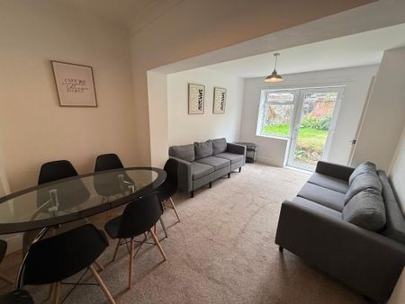 6 bedroom house to rent - Photo 2