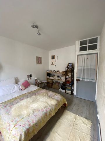 Location Maison 4 pièces 104m² ROULLET ST ESTEPHE 16440 - Photo 2