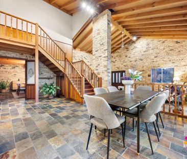 SPACIOUS 5 ACRE PROPERTY - Photo 4