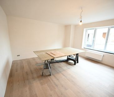 Volledig GERENOVEERD gelijkvloers appartement met TUIN - Photo 2