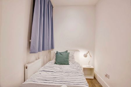 2 Bed Flat, Hillsborough Court, NW6 - Photo 5