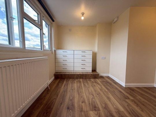 6 bedroom flat to rent - Photo 1