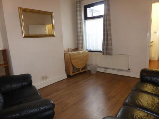 3 bedroom terraced house to rent - Photo 1