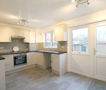 3 bedroom end of terrace house to rent - Photo 4