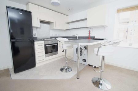 2 bedroom flat to rent - Photo 5