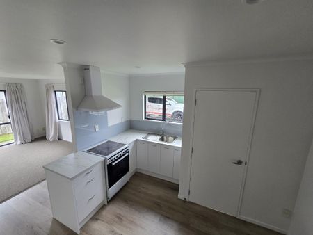 Cozy unit living - Photo 5