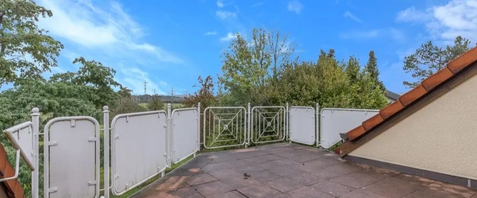 Schöne ca. 134,9 m² große 3-Zimmer-Maisonettewohnung mit Dachatelier und Westloggia in Garenfeld! - Photo 1