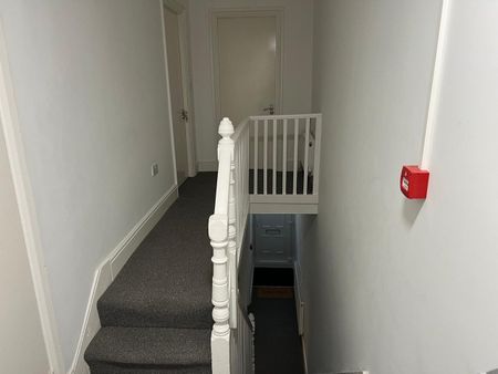 Room in a Shared House, Durban Road, E15 - Photo 2