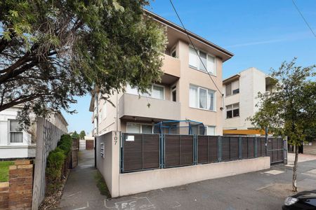 Sunny Style In Lifestyle Pocket - Photo 2