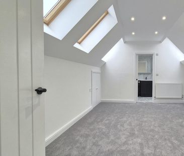 Semi-detached house to rent on - Photo 2