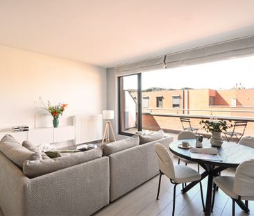 Mooi en lichtrijk appartement met 2 terrassen - Photo 3