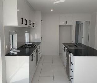 Pet Friendly 3 Bedroom Home - Photo 6