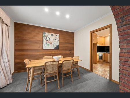 Large family home in Superb location - Photo 5