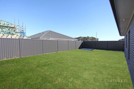 Modern Family Home - Photo 5