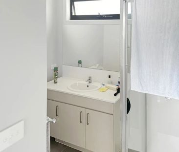 Spacious Three-Bedroom Home With Ensuite, Double Garage & Enclosed ... - Photo 6