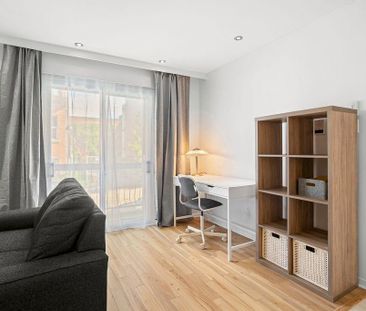 Beau 3 1/2 meublé rénové Berri-UQAM tout inclus - Photo 2