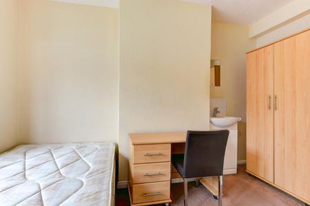 6 bedroom house to rent - Photo 3