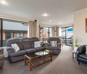 Modern and Sunny 2 Bedroom plus Office Home - Photo 3