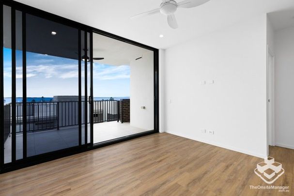 Ideally Located Modern Apartment With An Amazing View - Photo 1