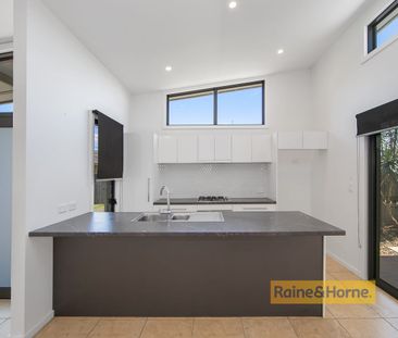 IMMACULATE MODERN FLAT - Photo 3