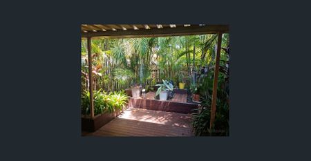 Private stand-alone villa with resort amenities - Photo 3