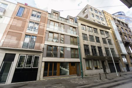 Centraal gelegen startersappartement met terras - Foto 3