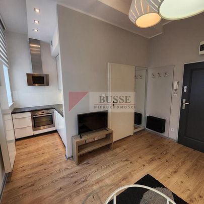 Komfortowe 2 pokoje w centrum z windą i piwnicą. - Photo 1