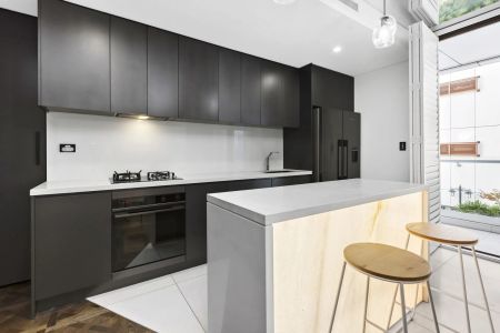 Boutique Living in the heart of Balmain - - Photo 2