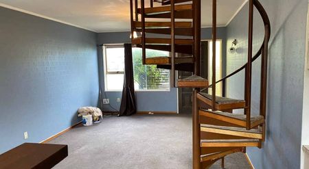 Spacious 4BR Whanganui Haven - Photo 2