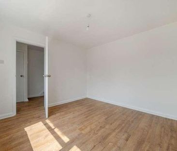 Brizewood, Carterton, OX18 - Photo 5