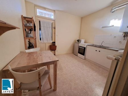 APPARTEMENT MEUBLÉ PROCHE CENTRE-VILLE - Photo 2