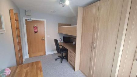 Maple Road, BH15 - Photo 3