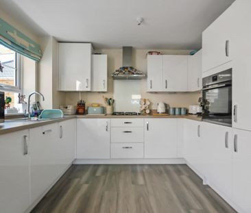 Barley Fields, Bristol, Gloucestershire, BS35 1AQ - Photo 3