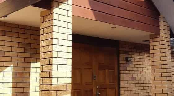 Family Home / Master with Ensuite/ Walk-in WRobe - Photo 1