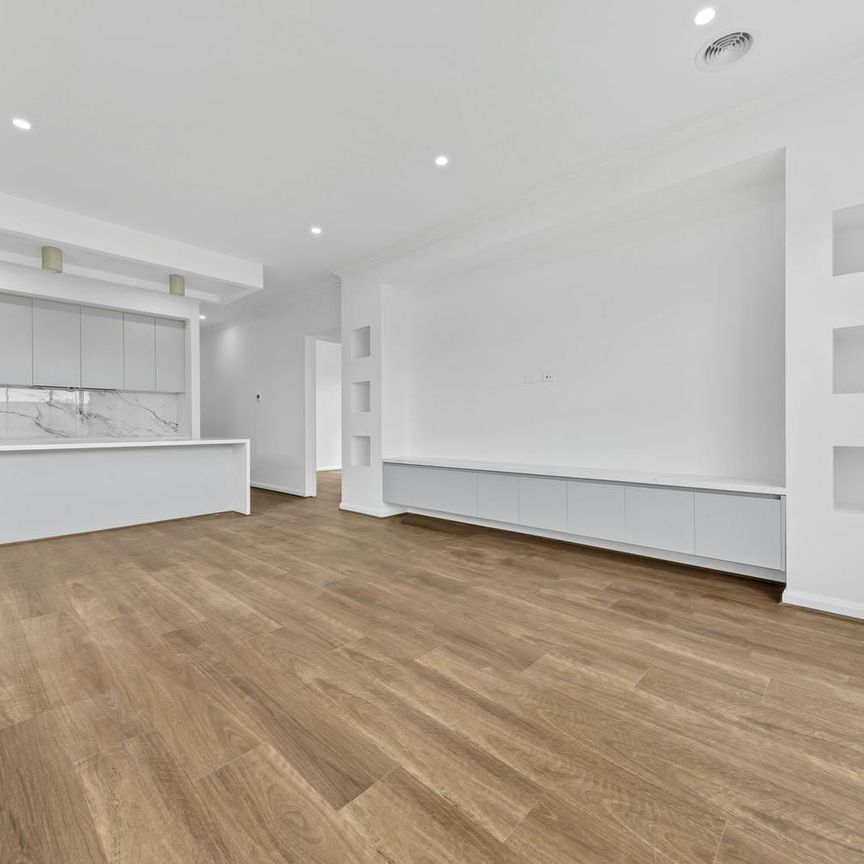 Zoned for Werribee Secondary – Brand New Family Home for Rent! - Photo 1