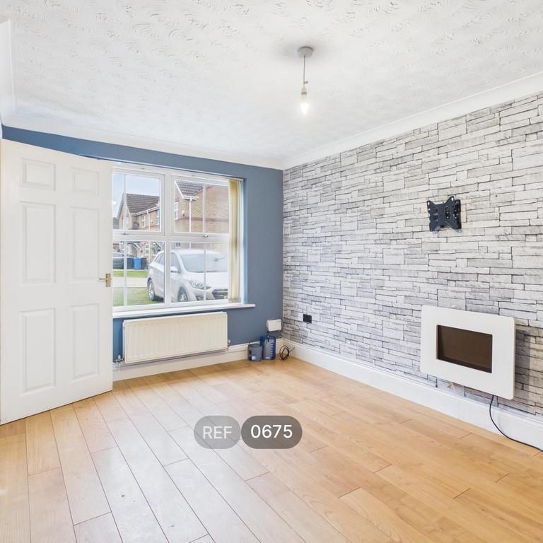 3 bedroom semi-detached house to rent - Photo 1