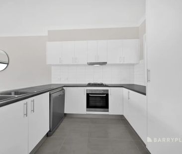 “Fully Furnished Living in the Heart of Mernda” - Photo 3