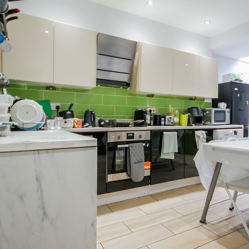 200 Tiverton Road - Photo 1