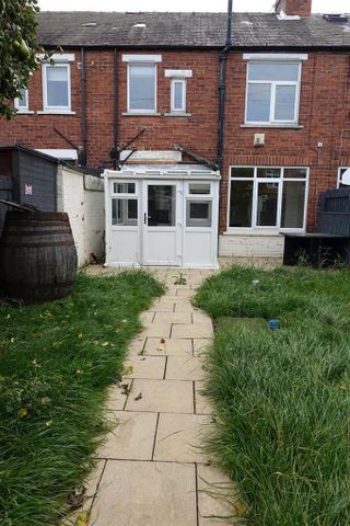 3 bedroom terraced house to rent - Photo 5