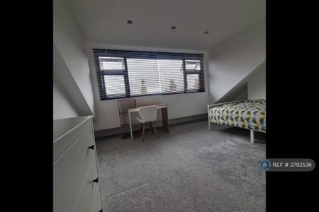 2 bedroom maisonette to rent - Photo 4