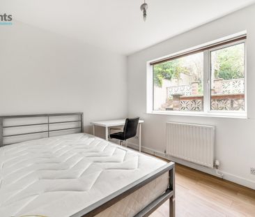 5 bedroom semi-detached house to rent - Photo 4