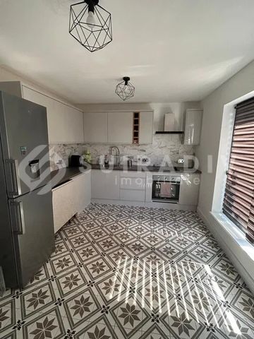 Casa de inchiriat cu 5 camere, 3 bai, curte in Dezmir - Fotografie 4